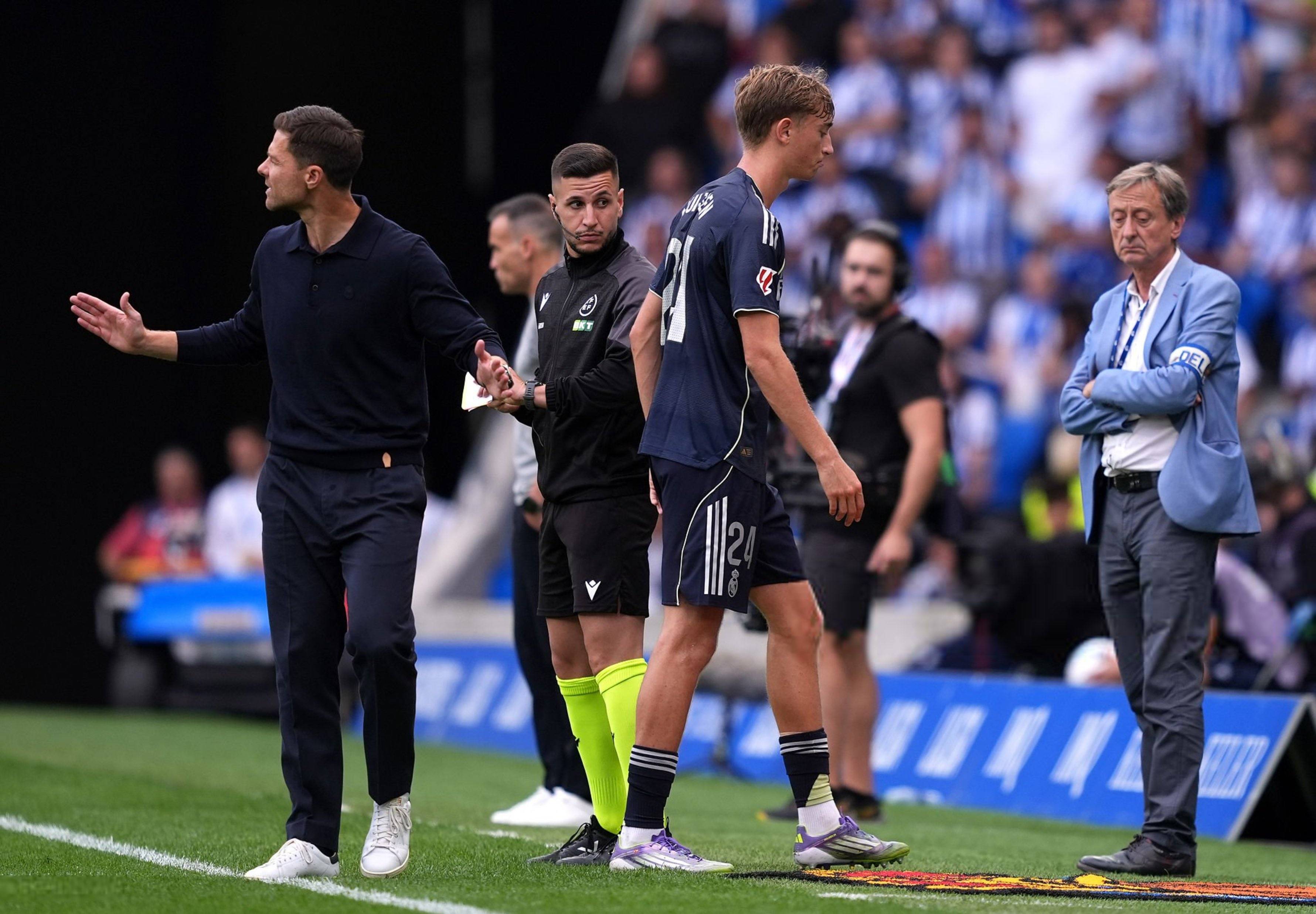 关于荷甲赛程吃紧，皇家社会转会期扳平良机，球迷炸锅，心理建设被强调的信息